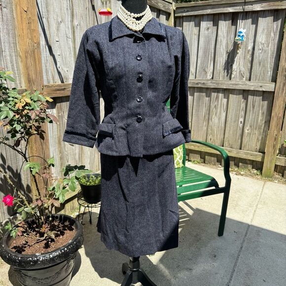 Vintage 1940-50’s R&K Classic Navy Tweed skirt Suit - Picture 1 of 7
